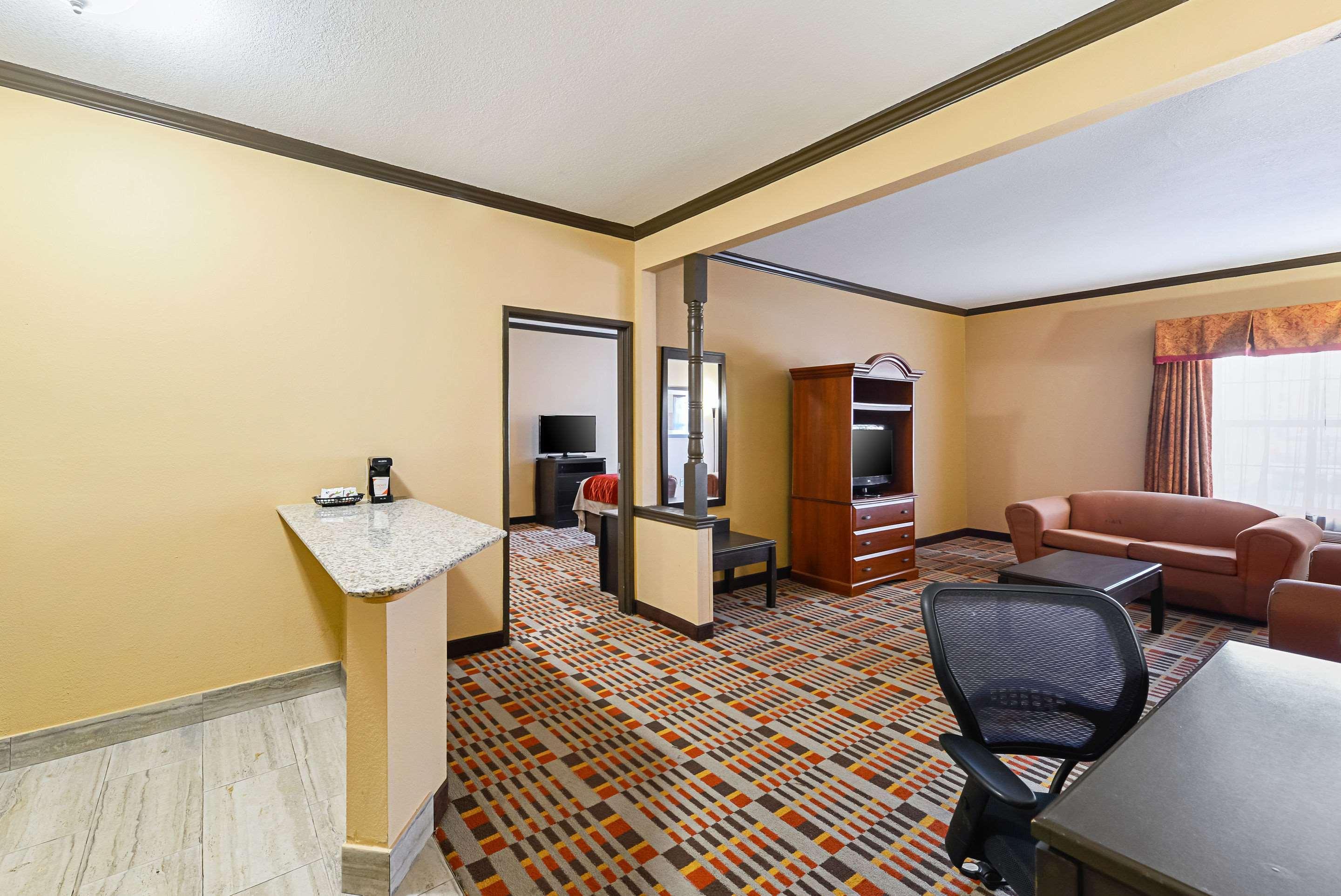 Quality Inn & Suites Lubbock Exterior foto