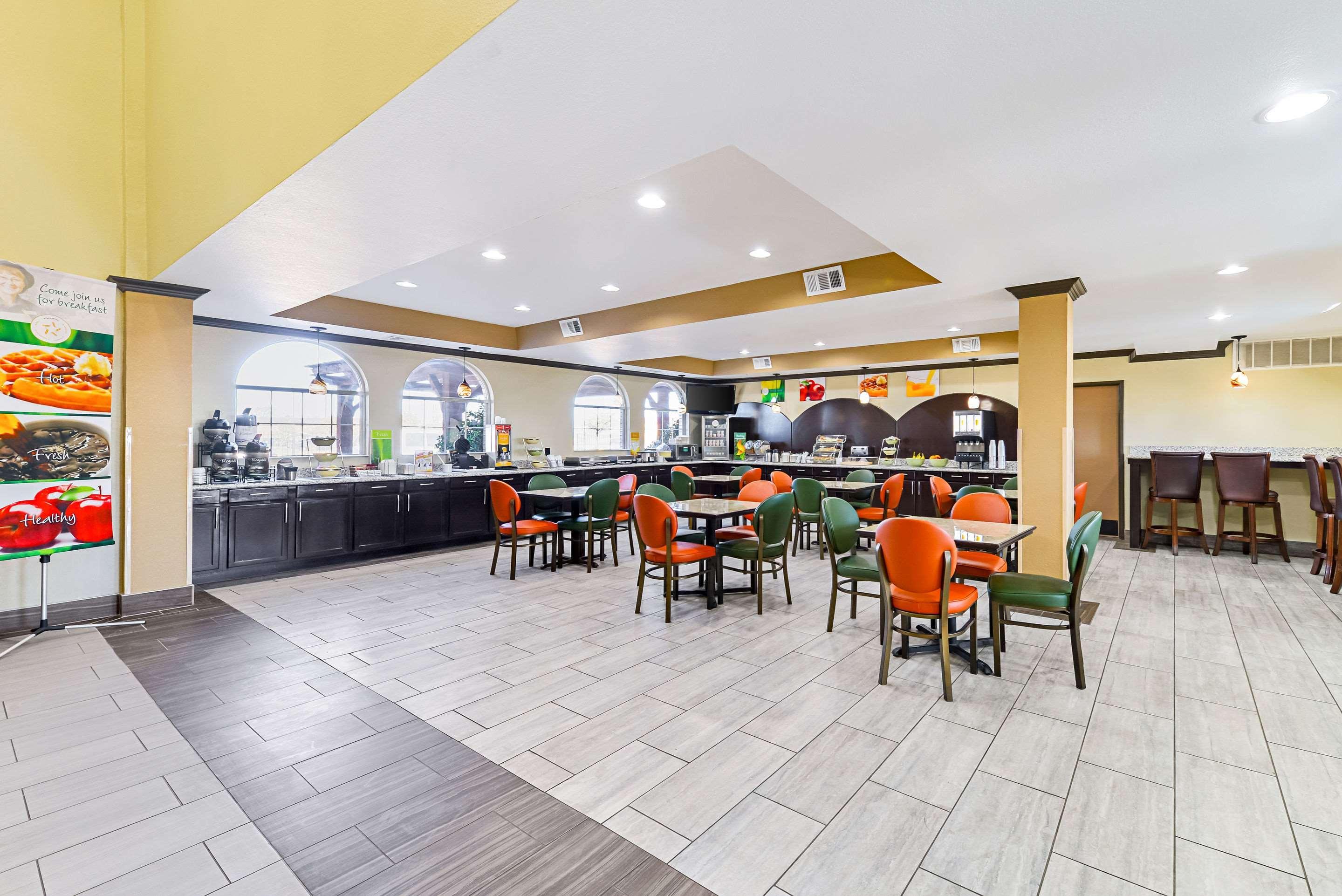 Quality Inn & Suites Lubbock Exterior foto